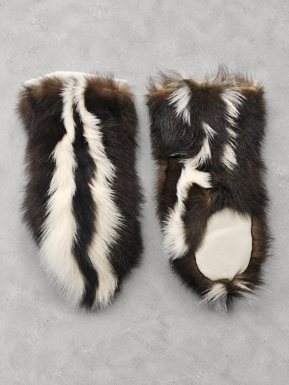 SKUNK GAUNTLETS