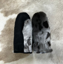 Load image into Gallery viewer, SEAL SKIN MITTS - WOMEN