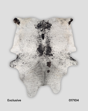 Load image into Gallery viewer, COWHIDE RUGS
