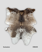 Load image into Gallery viewer, COWHIDE RUGS