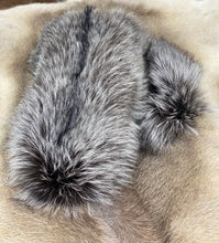 Load image into Gallery viewer, SILVER FOX MITTS - WOMEN