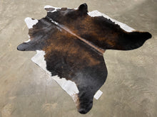 Load image into Gallery viewer, COWHIDE RUGS